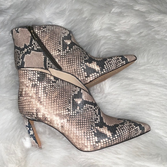 Vince Camuto
Sestrind Booties - Picture 3 of 8